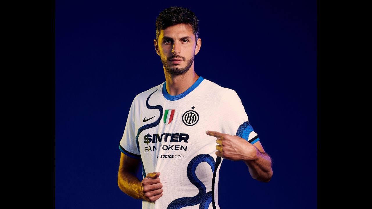El Inter rinde homenaje a su historia con su nuevo jersey de visitante