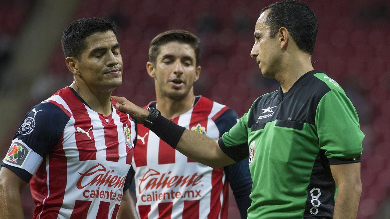 Para un equipo como Chivas no hay justificación para perder en la Jornada 1, en casa, contra el Atlético de San Luis, pero vaya que el extrañó a sus diferentes seleccionados nacionales.