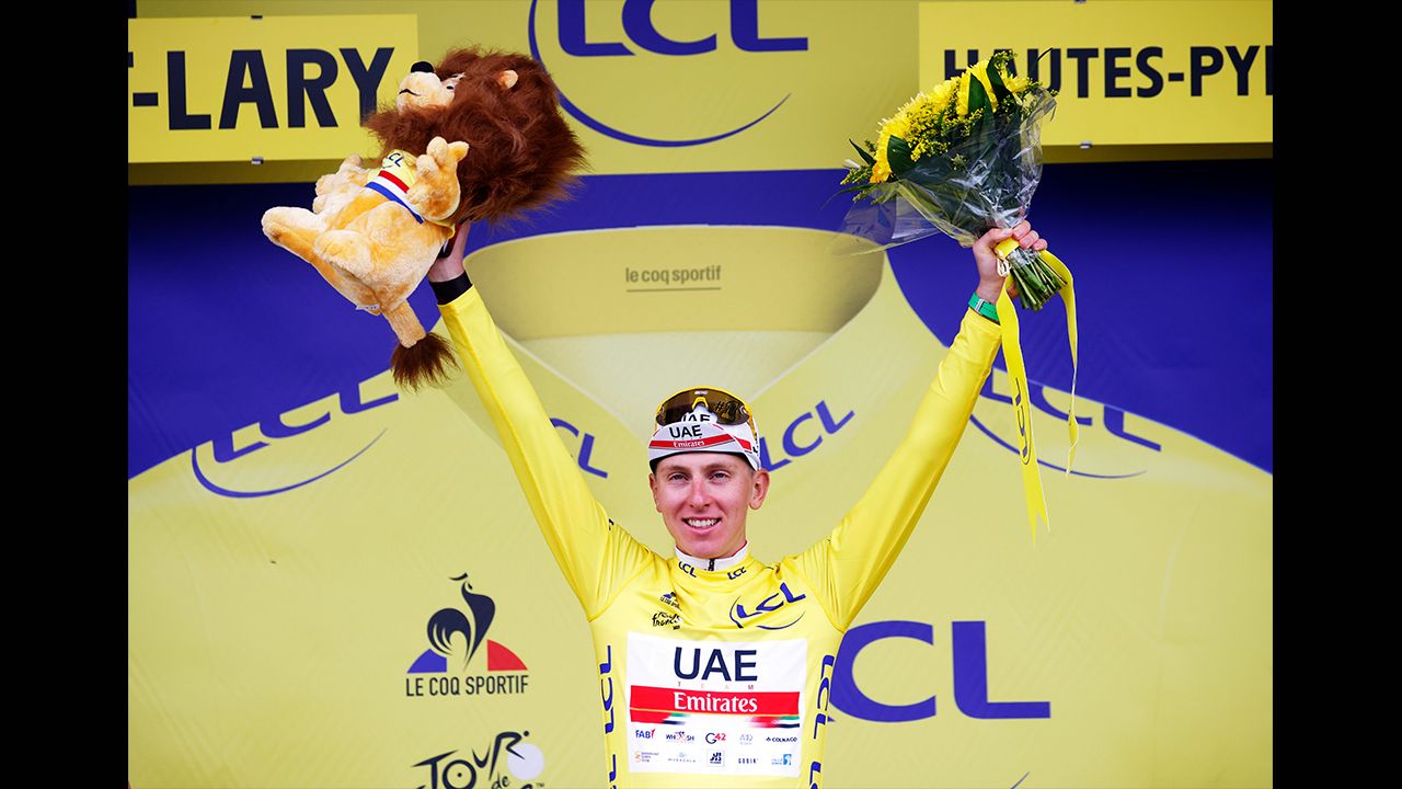 Tadej Pogacar ganó la Etapa 17 y sigue como líder general del Tour de Francia