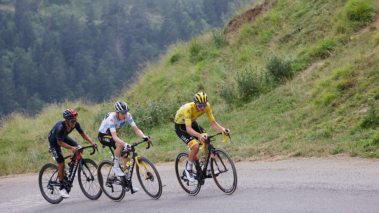 Tadej Pogacar ganó la Etapa 17 y sigue como líder general del Tour de Francia