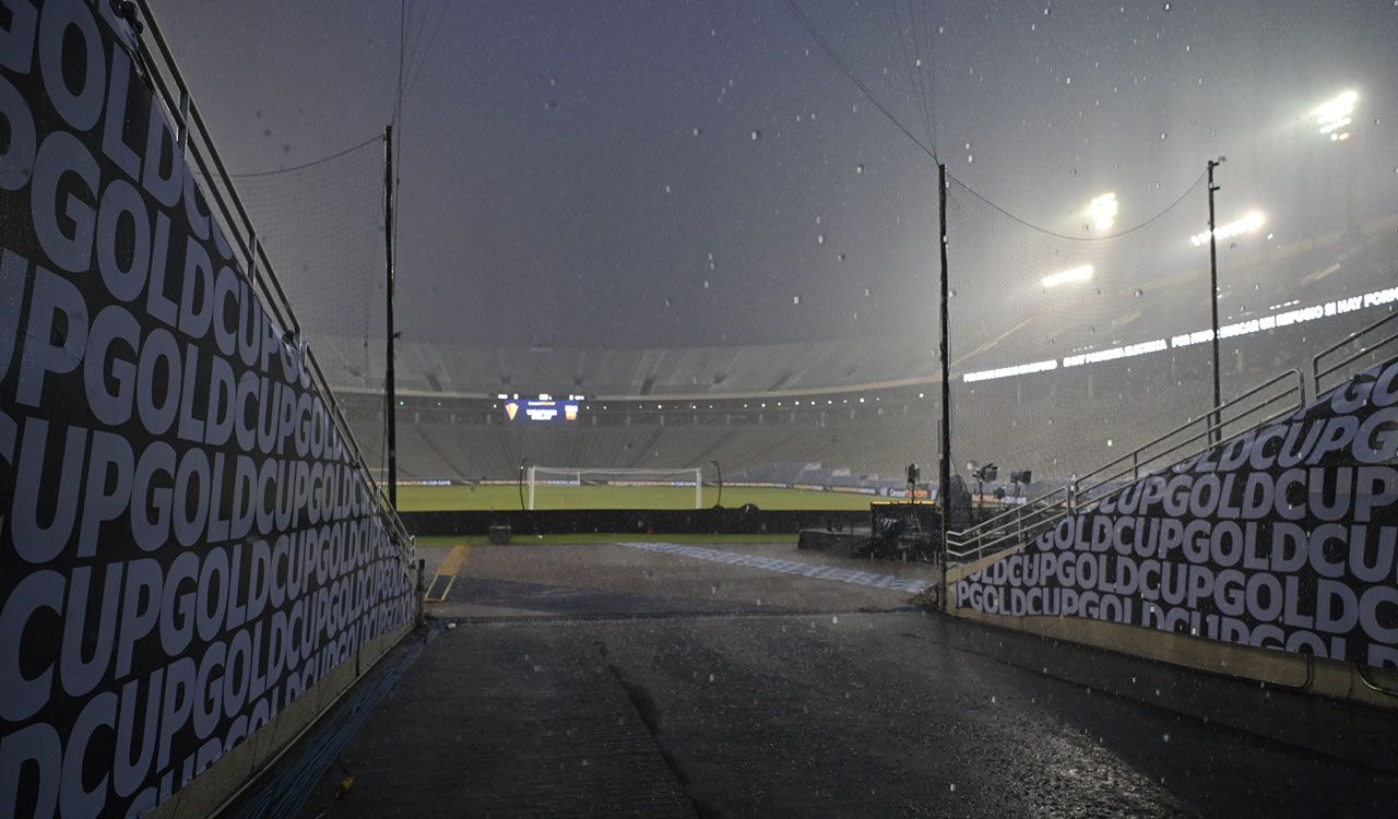 Lo que le faltaba al Tri, una tormenta antes de su partido ante Guatemala