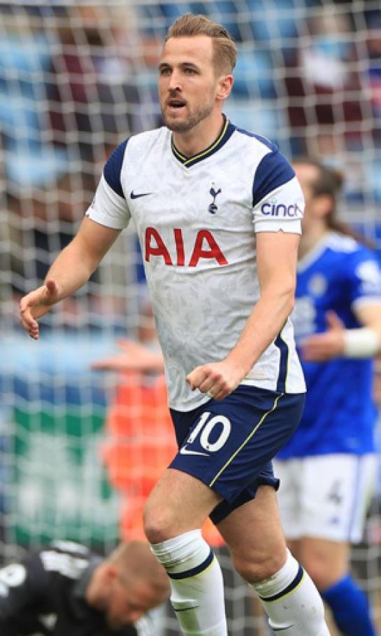 Harry Kane inscrito por Tottenham en la Conference League con su futuro en el aire
