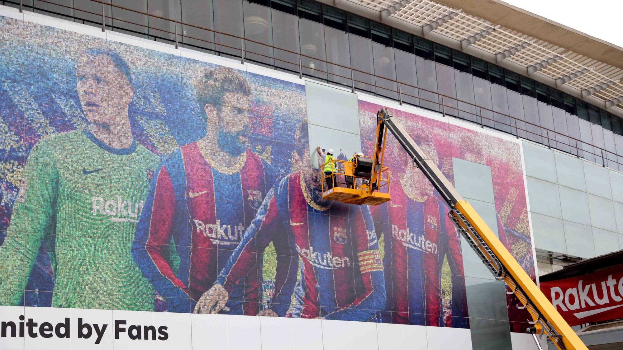 En Barcelona no quieren saber nada de Lionel Messi; retiran su imagen