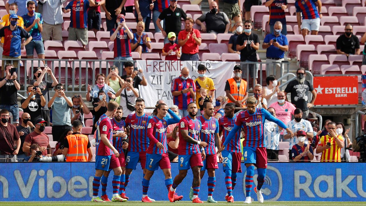 Memphis Depay ya es el ídolo de Barcelona en el Camp Nou