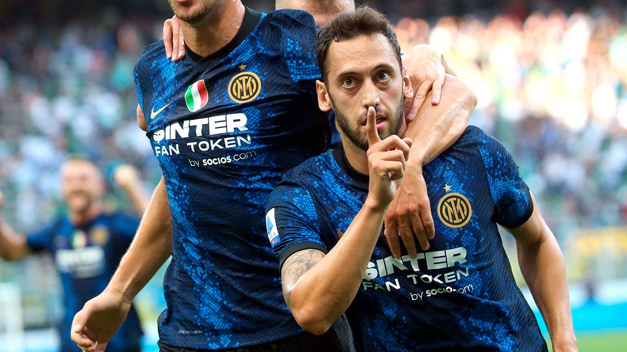 Inter comenzó la defensa del título gustando y goleando a Genoa