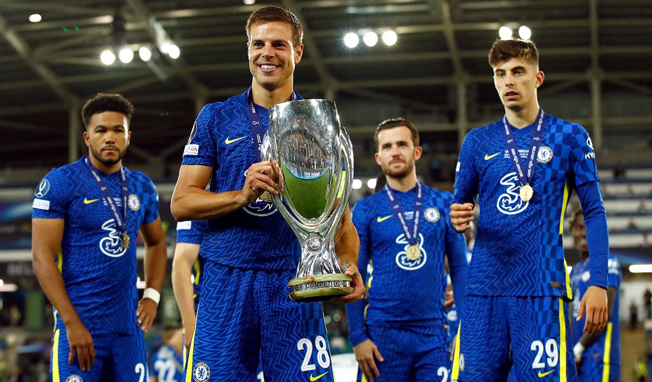 Chelsea, entre besos y caricias a la Supercopa de Europa