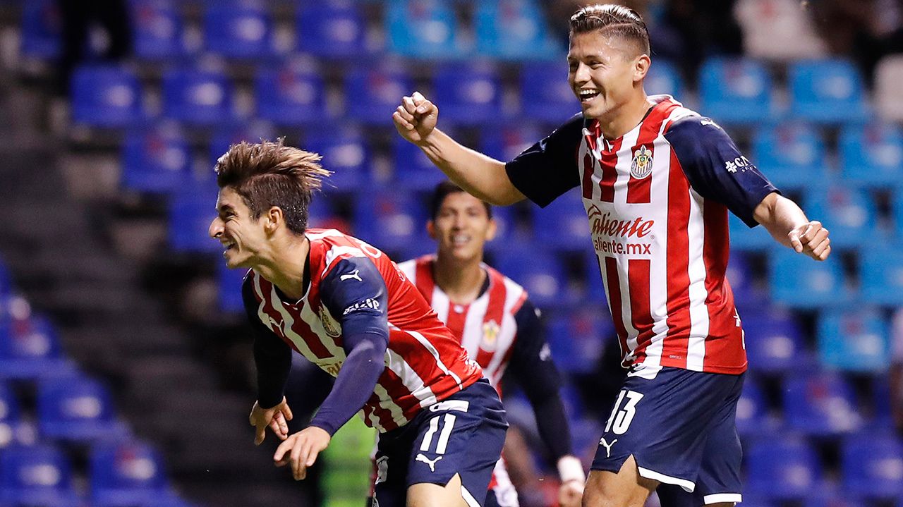 Chivas no pasó mucho tiempo en la desgracia y tras perder en la Jornada 1 ante San Luis, venció categóricamente al Puebla con marcador de 2-0 y como visitante.