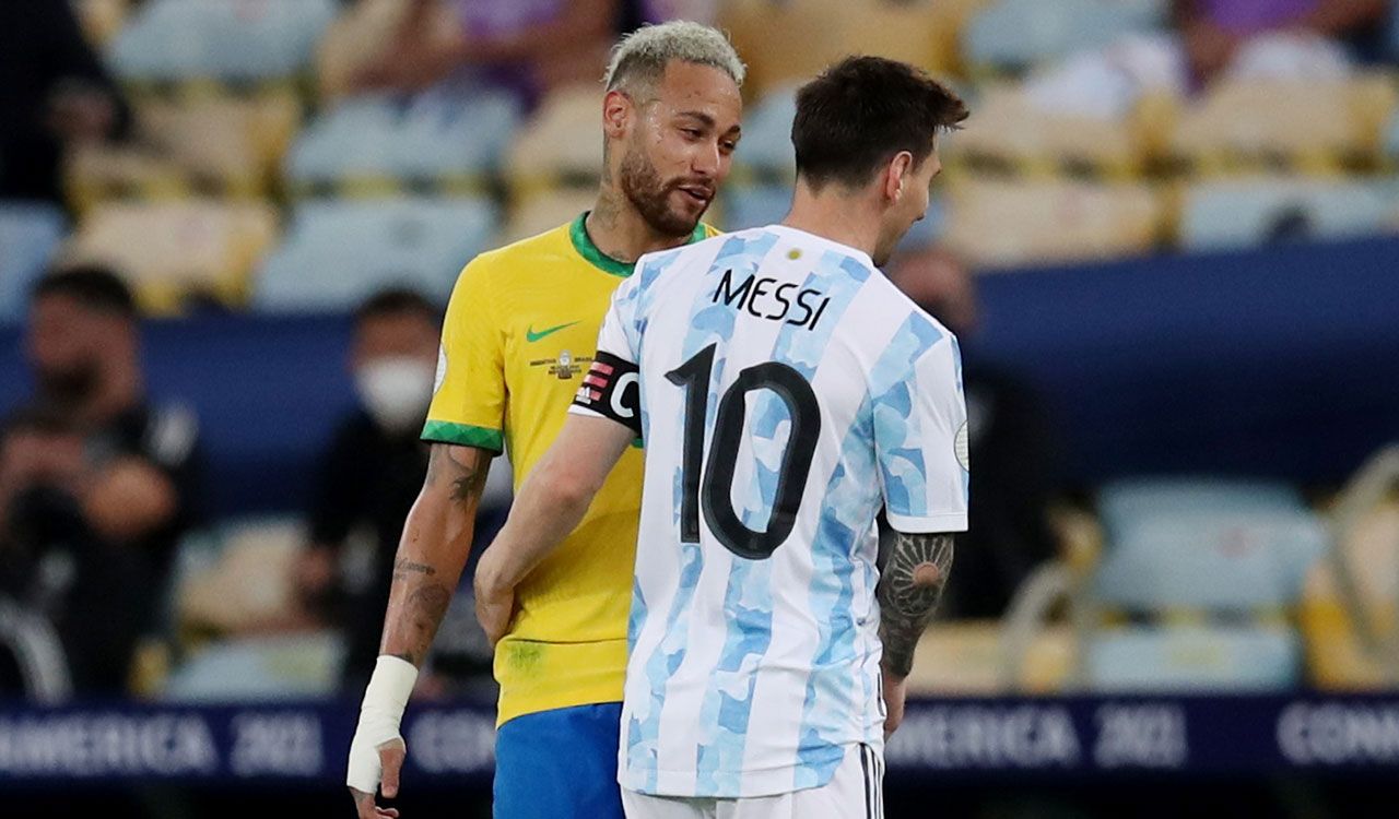 Neymar da una emotiva bienvenida a Lionel Messi