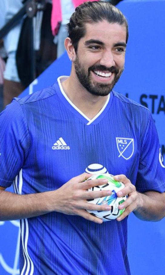 Rodolfo Pizarro sabe que representa a 'Chicharito' y a Carlos Vela