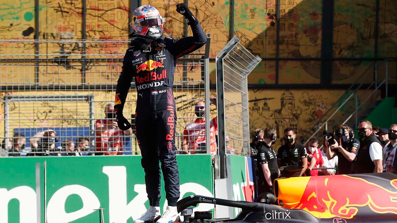 Max Verstappen ganó la 'Pole Position' del GP de Holanda y vive su fiesta personal en casa