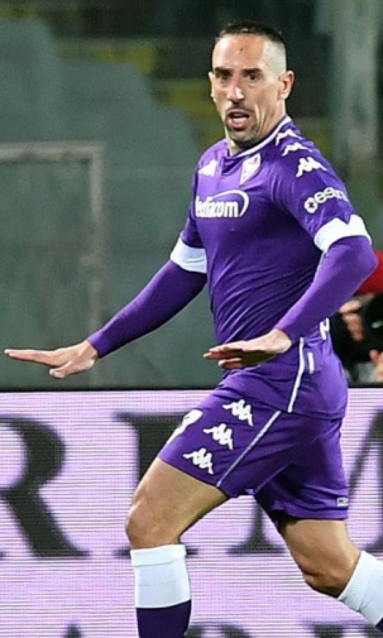 Franck Ribery a una firma de continuar su carrera en la Serie A