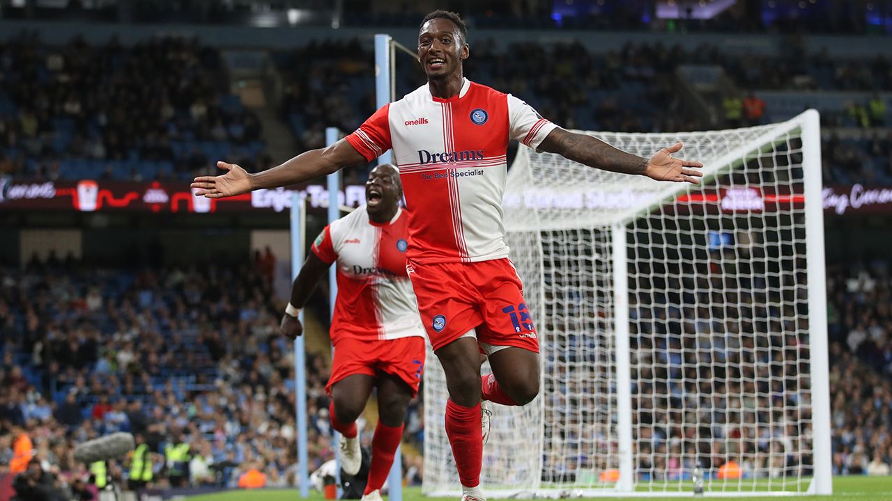 Manchester City goleó y avanzó sin problemas a los octavos de final en la Carabao Cup