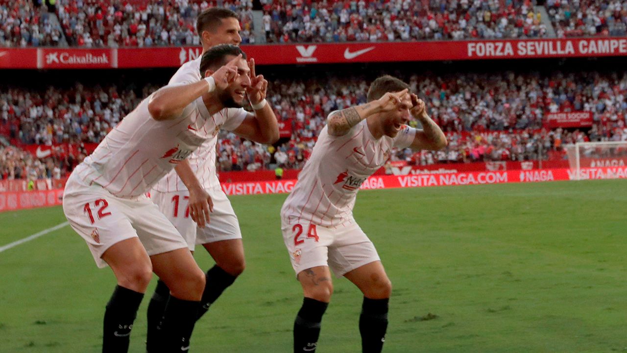 Sevilla venció a Valencia y sigilosamente escaló hasta los primeros puestos
