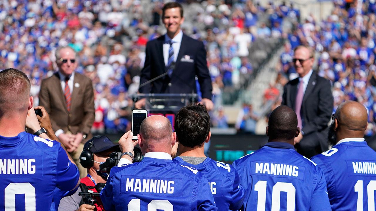 El menor de los Manning estuvo acompañado por varios de los compañeros con los que ganó el Super Bowl