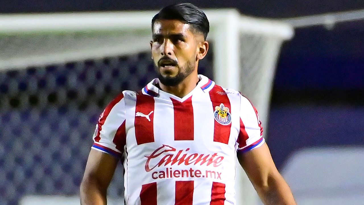 Miguel Ponce, lateral