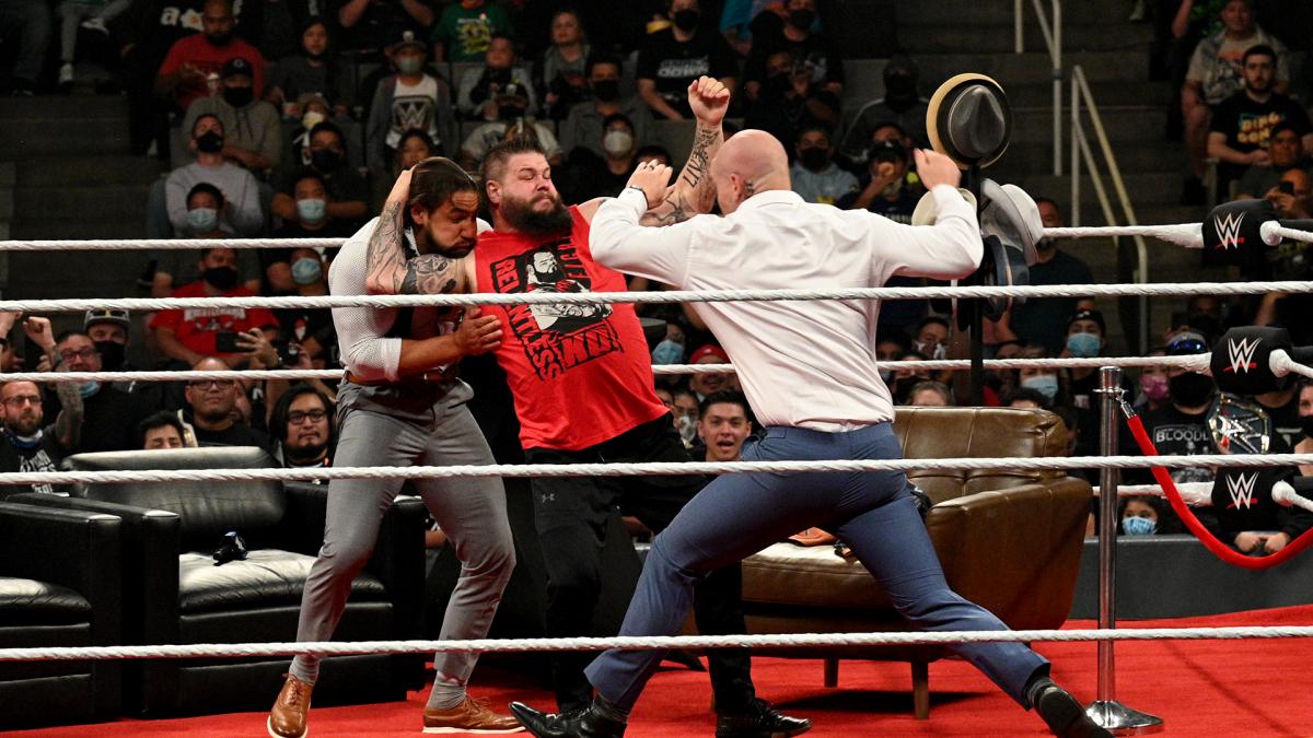 La situación entre Edge y Seth Rollins está cada vez más desbordada
