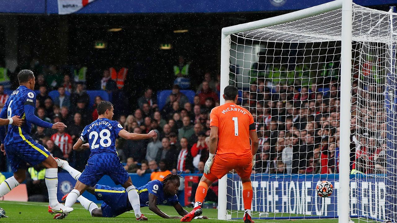 Chelsea venció a Southampton y dormirá como líder de la Premier League