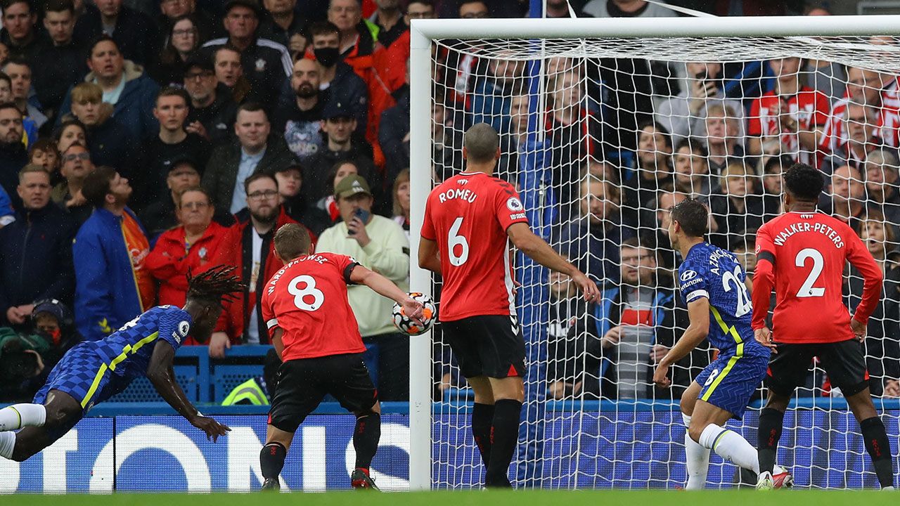 Chelsea venció a Southampton y dormirá como líder de la Premier League