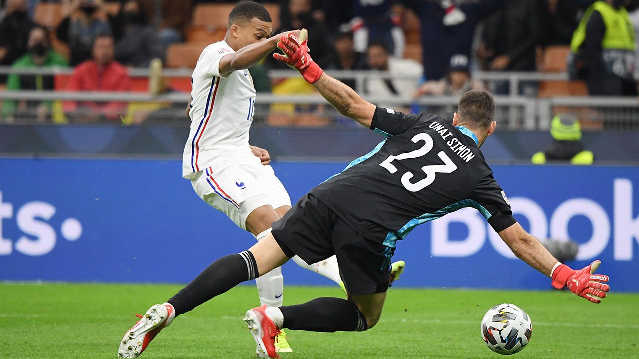 Karim Benzema y Kylian Mbappé le dieron el título de la UEFA Nations League a Francia