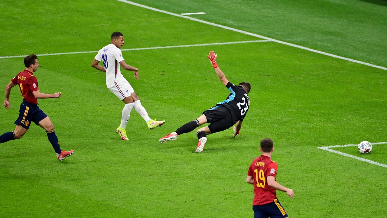 Karim Benzema y Kylian Mbappé le dieron el título de la UEFA Nations League a Francia