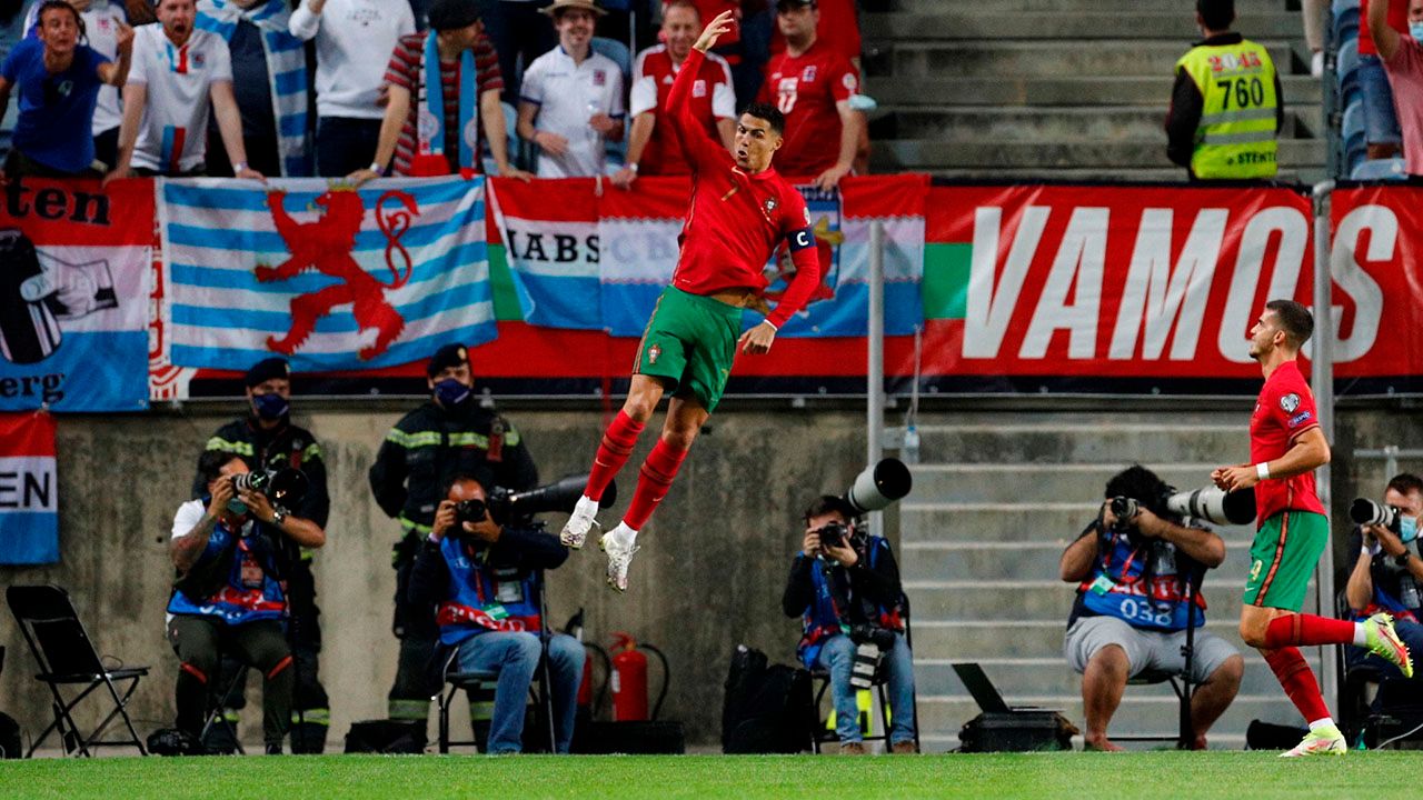 Cristiano Ronaldo mantiene a Portugal en la pelea e impone una nueva marca