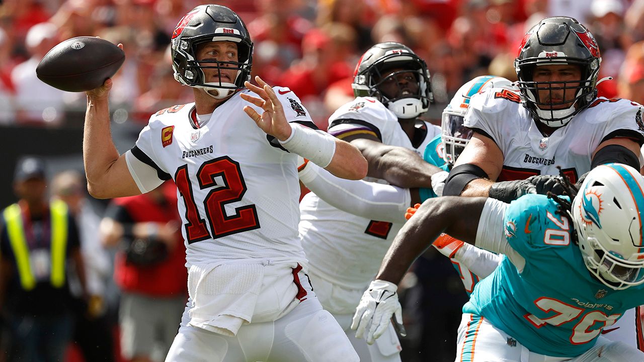 Además, Tom Brady logró su victoria 24 sobre los Miami Dolphins