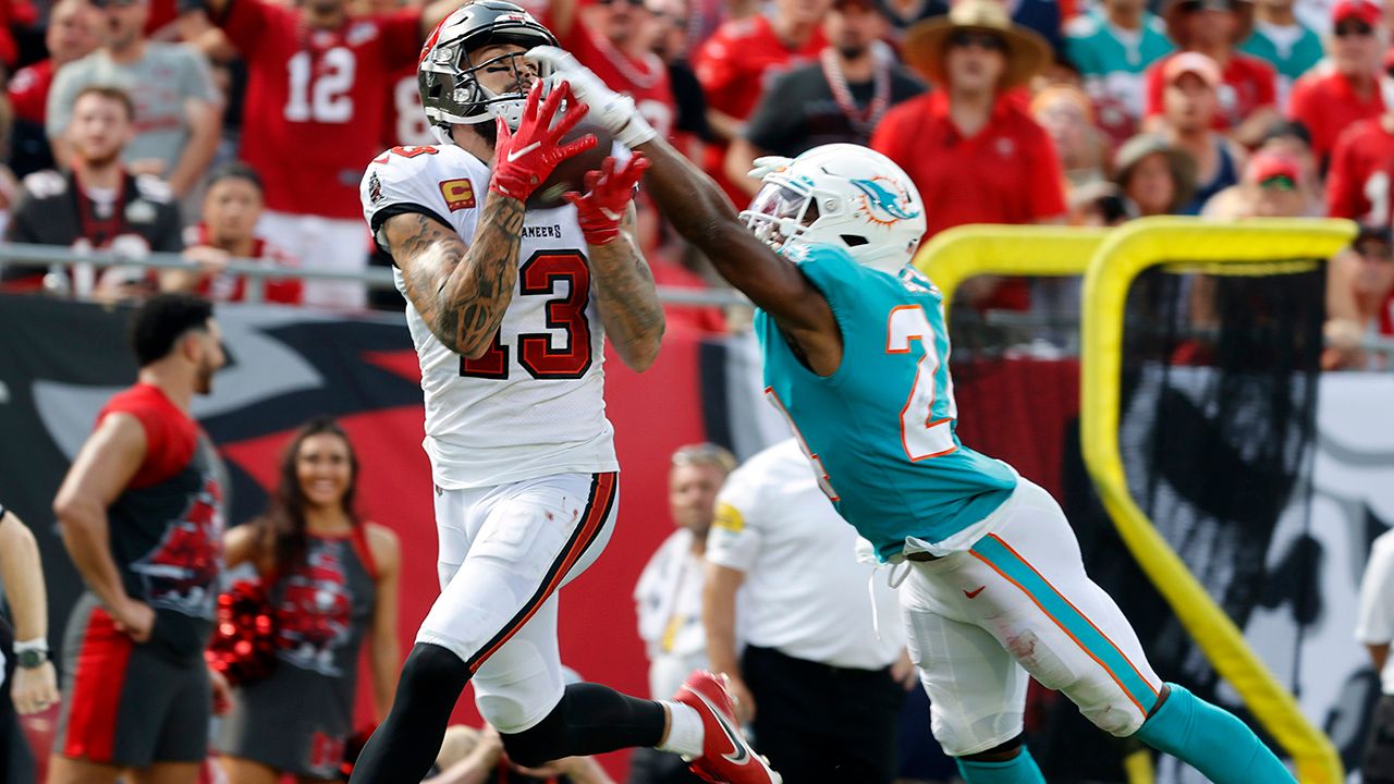Tampa Bay Buccaneers 45-17 Miami Dolphins