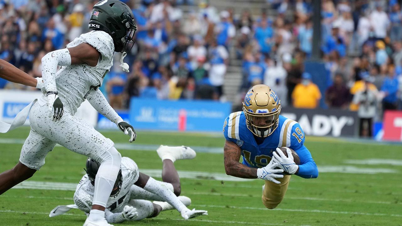 Oregon frenó la brava reacción de UCLA para llevarse un apretado triunfo