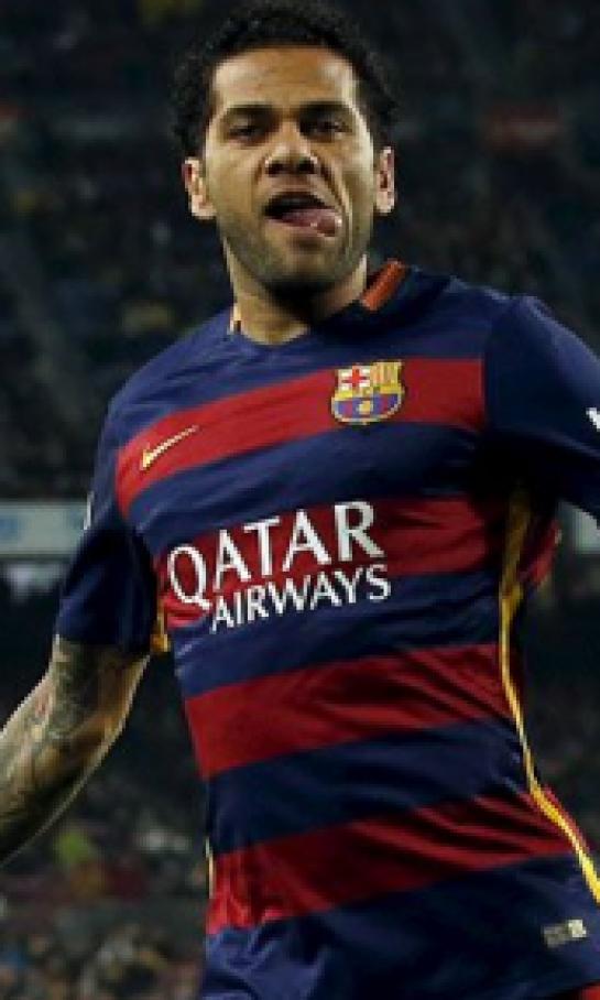 Dani Alves se ve de nuevo con los colores del Barcelona
