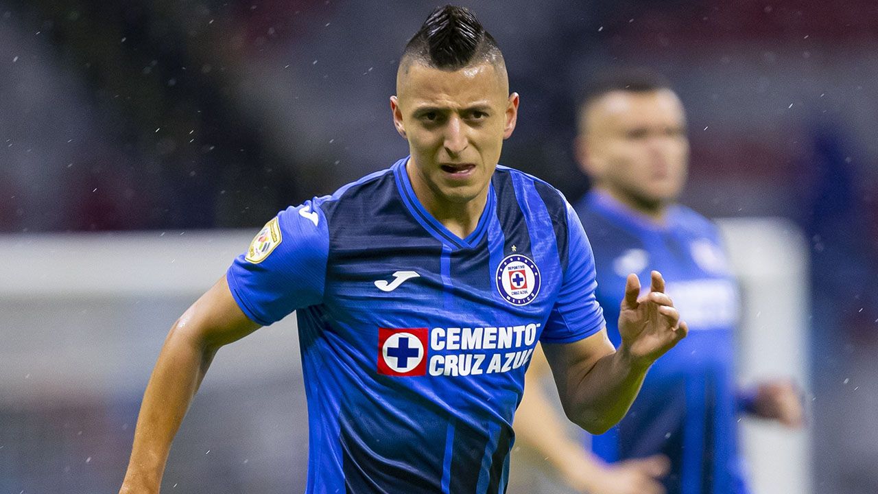 Roberto Alvarado, extremo, 23 años
