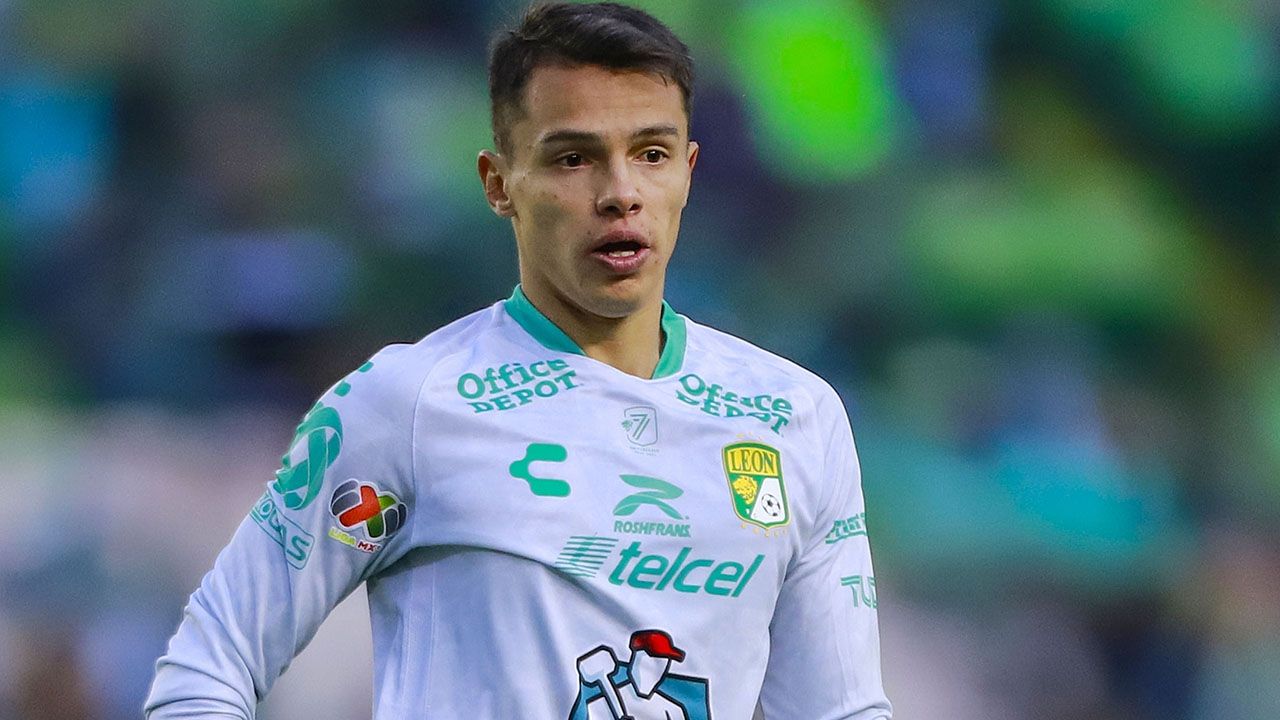 Osvaldo Rodríguez, lateral, 25 años
