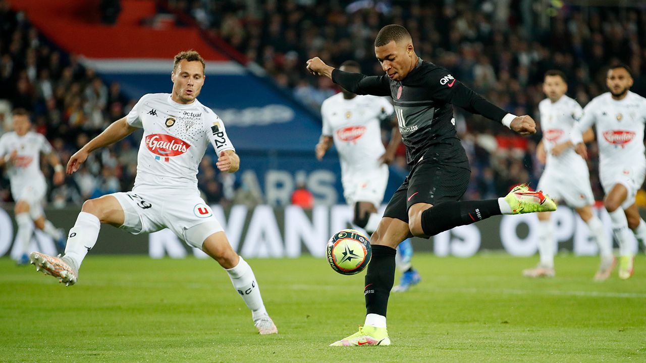 Paris Saint-Germain pasa problemas, pero resuelve todo con Kylian Mbappé al mando