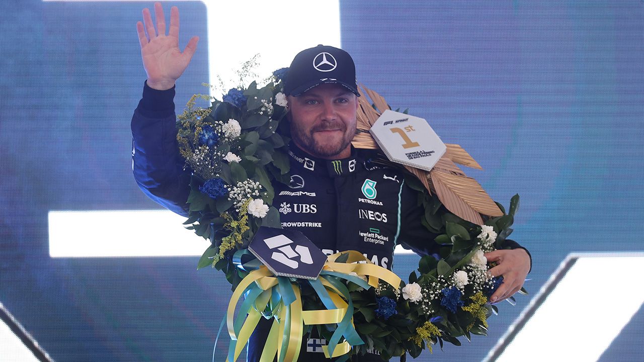 Valtteri Bottas ganó la 'sprint race' y saldrá primero en el GP Brasil