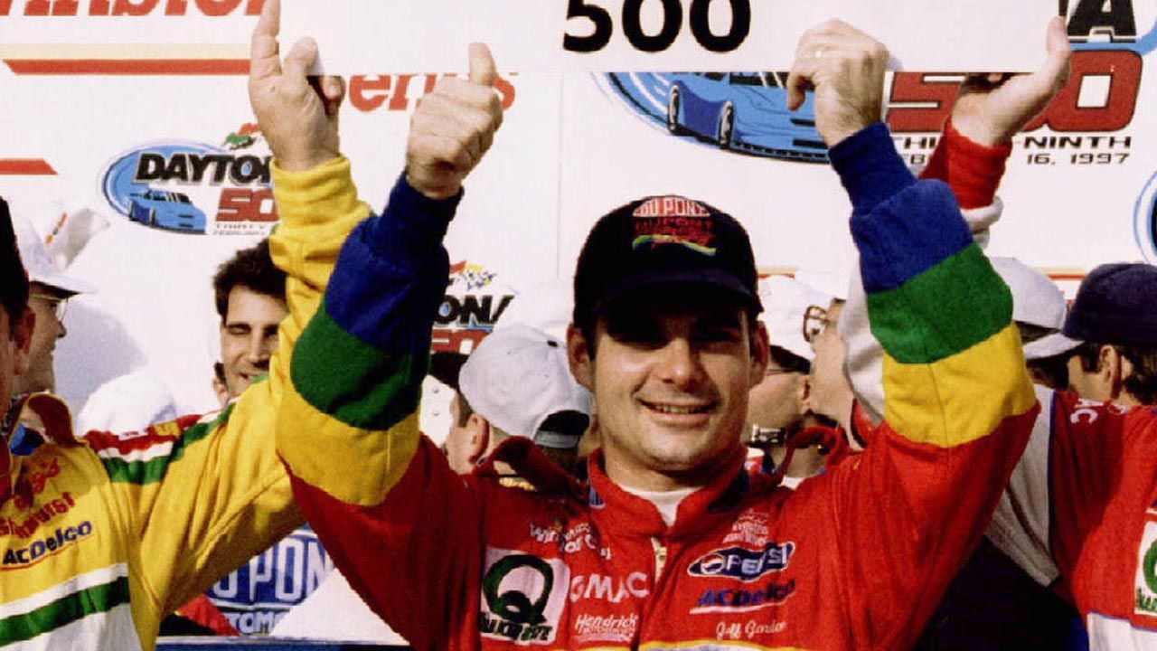 Jeff Gordon era la estrella de NASCAR en 1996 y recientemente se retiró