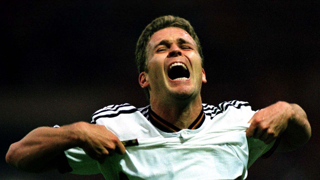 Oliver Bierhoff fue el alma de Alemania en su coronación en la Eurocopa 1996, actualmente está retirado