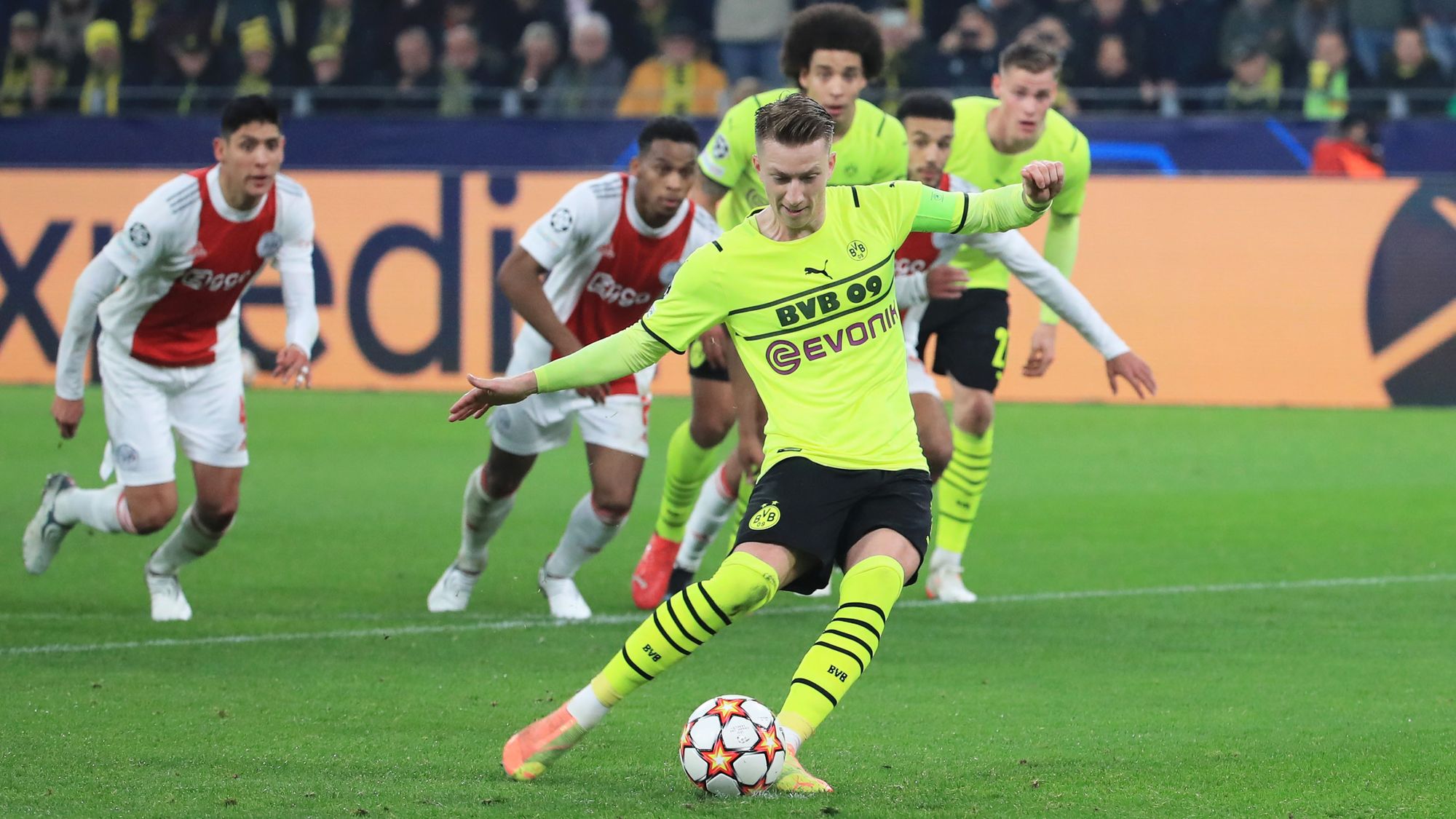 Noche soñada de Ajax y Haller en Dortmund; remontada y a octavos de la Champions League