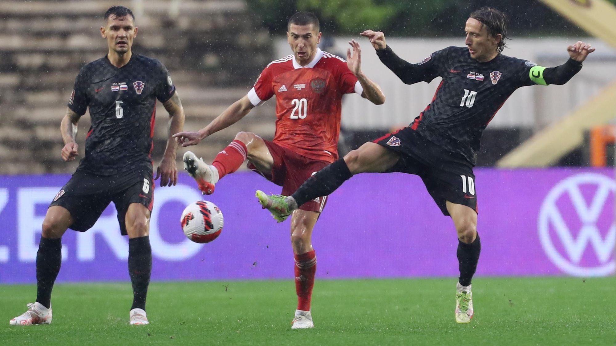Croacia sufrió ante Rusia, pero clasificó a Qatar 2022