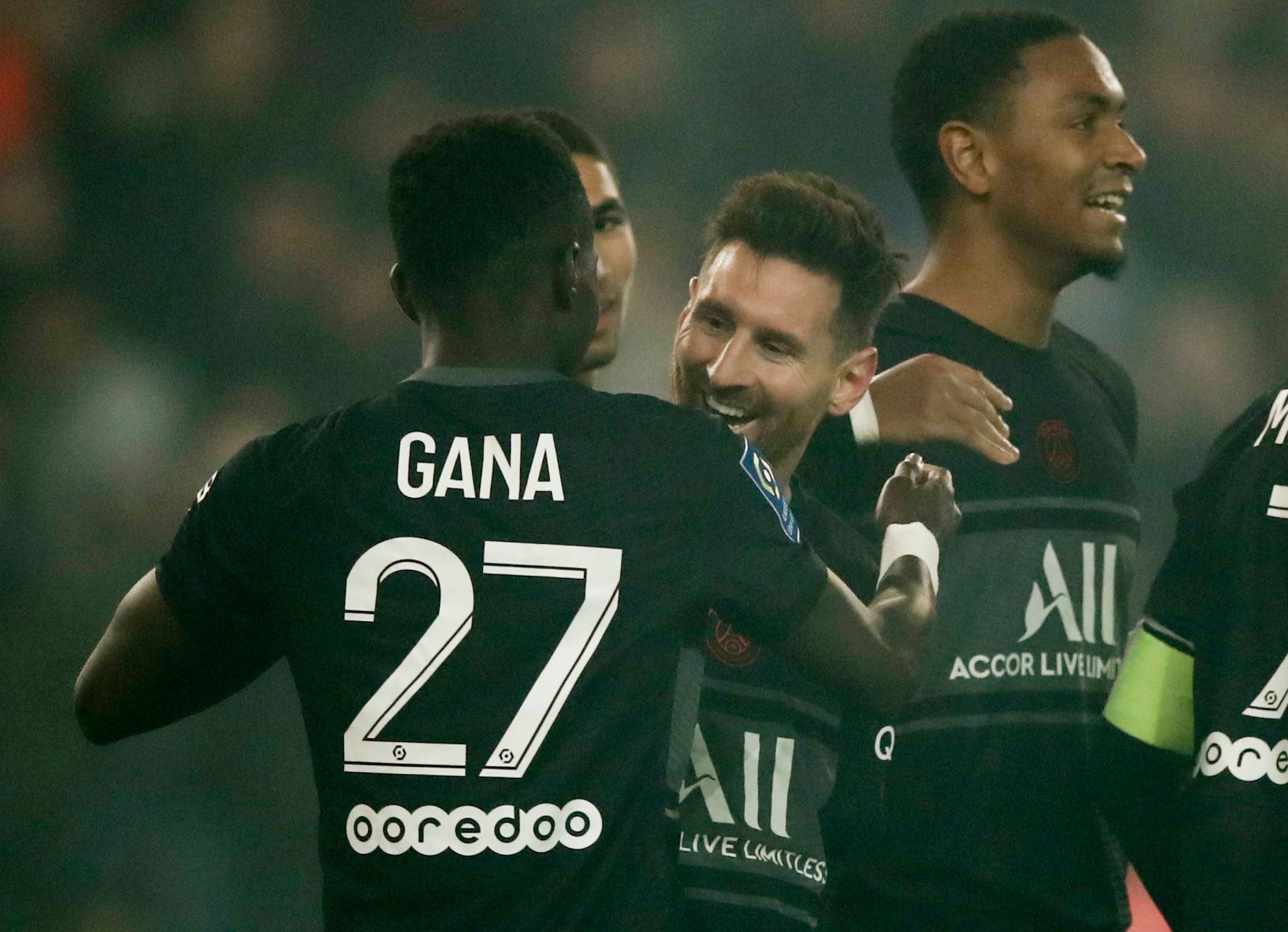 Kylian Mbappé y Lionel Messi aparecen en la victoria de Paris Saint-German ante Nantes