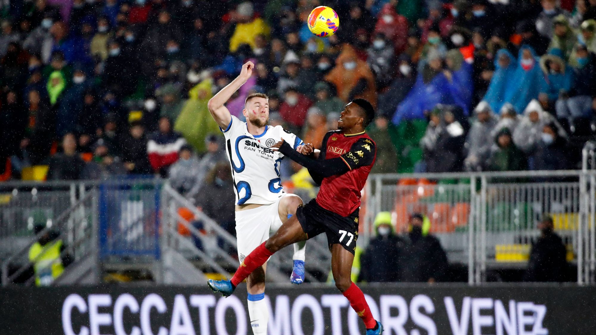 Inter derrotó a Venezia y está más vivo que nunca en la Serie A