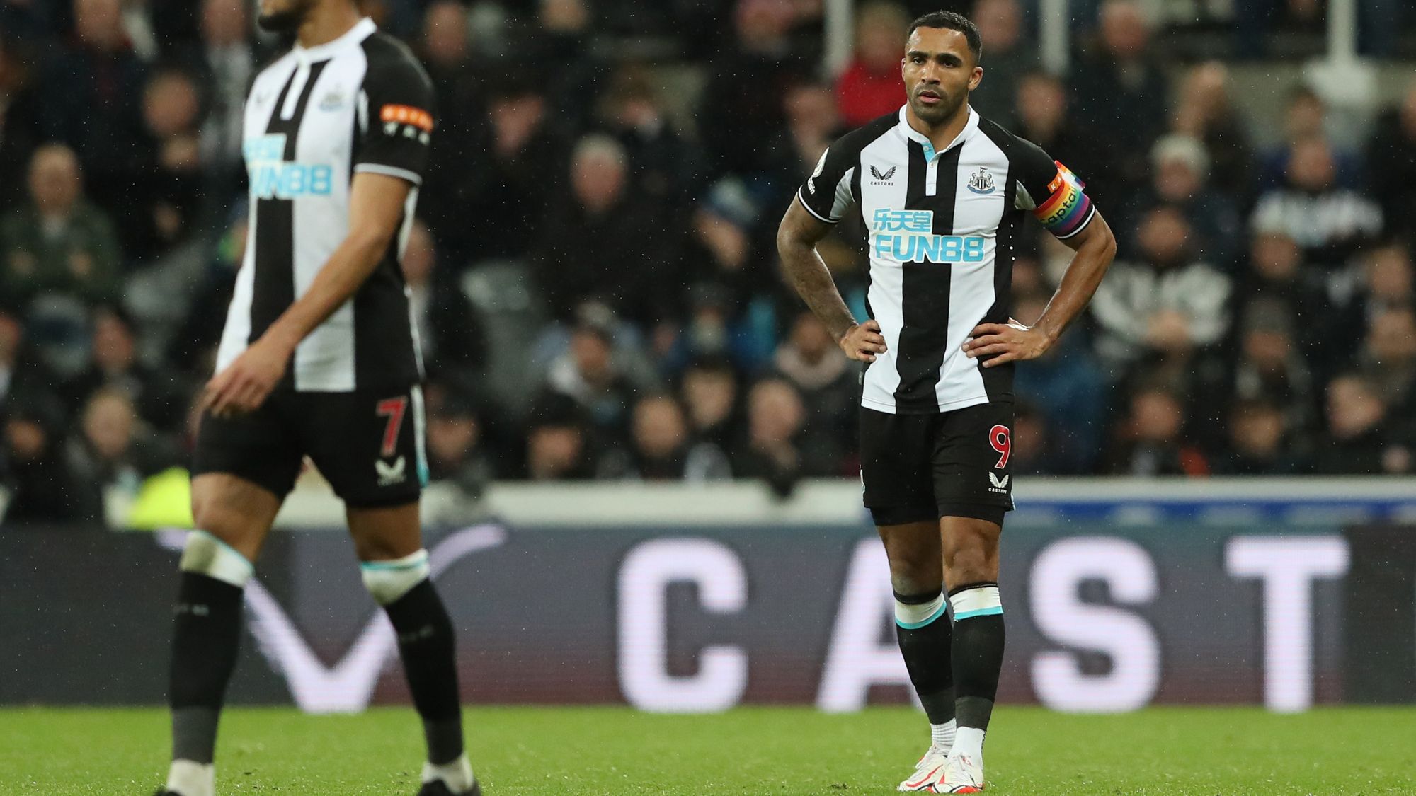Newcastle se queda sin oxígeno y jornada a jornada se aleja de la Premier League