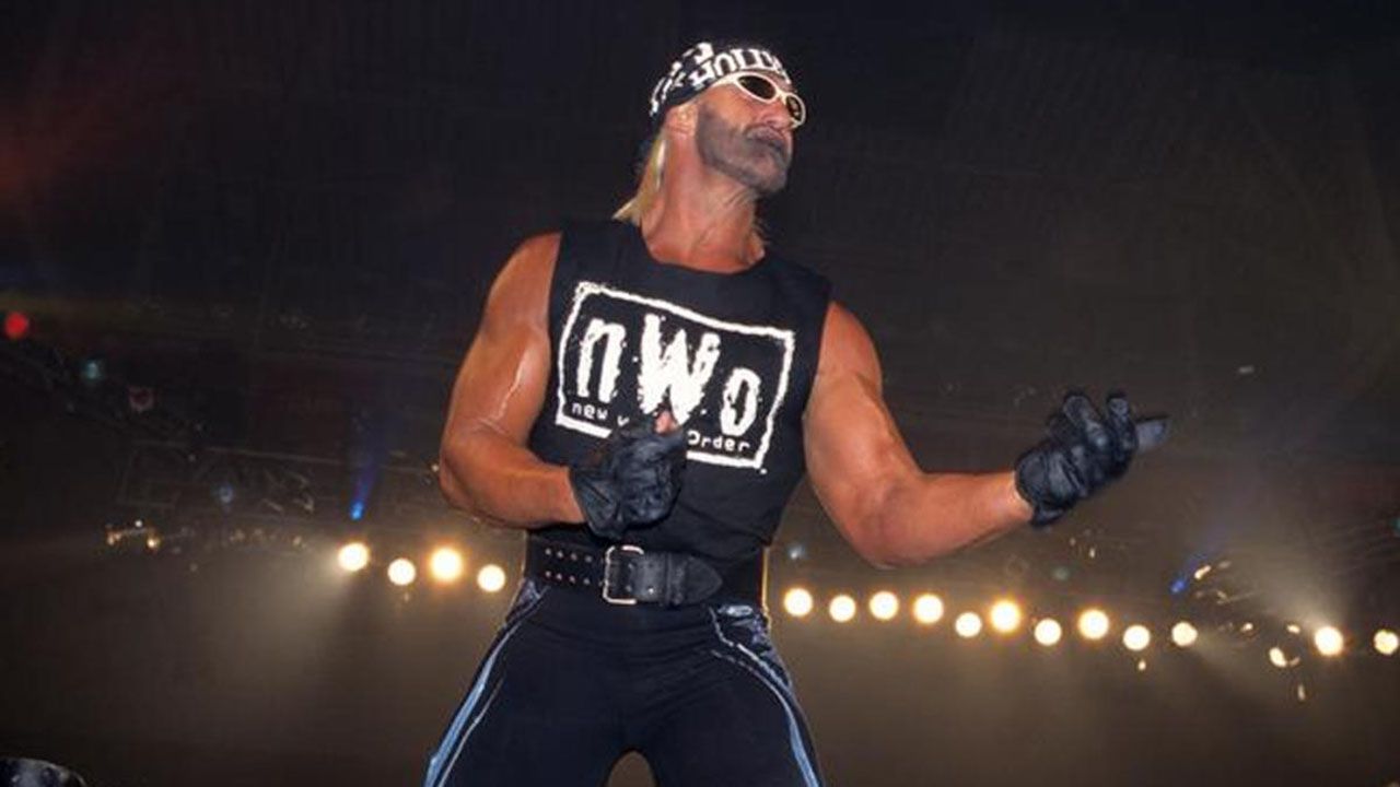 Hulk Hogan fundó NWO en 1996 y tomó su fase de rudo, hoy hace apariciones esporádicas como host en WWE