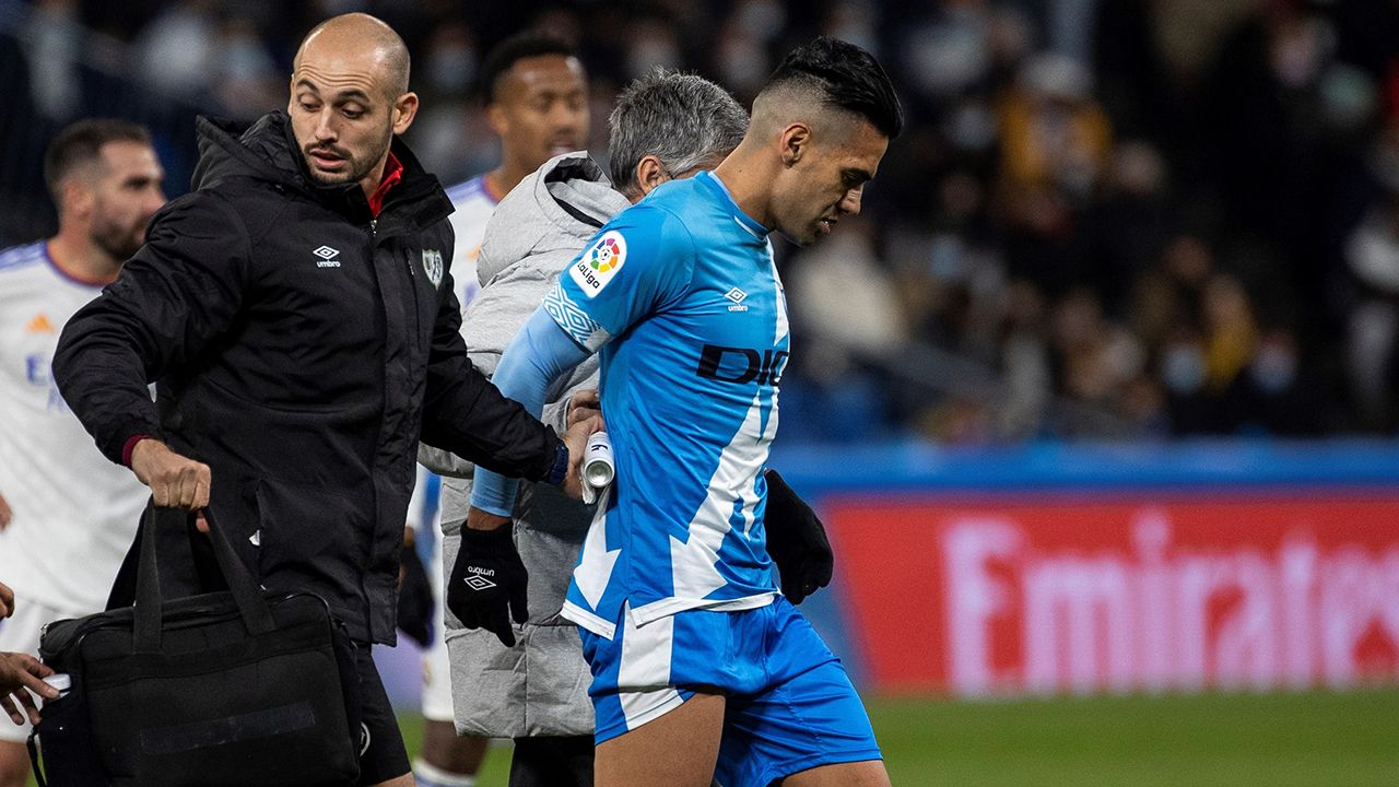 Falcao se retiró lesionado del partido frente al Real Madrid en el estadio Santiago Bernabéu al "notar algo en el aductor", según dijo su técnico, Andoni Iraola, en conferencia de prensa.