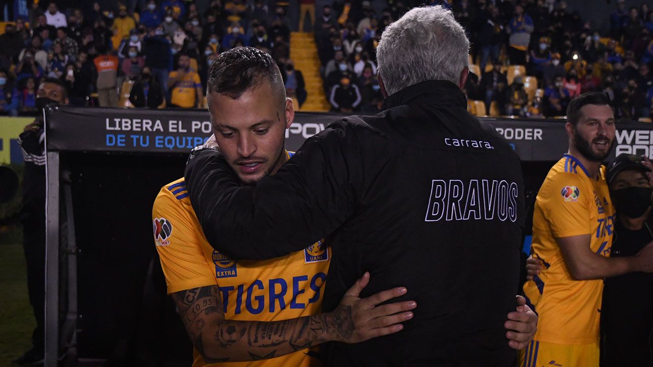 'Tuca' Ferretti se reencontró con sus 'hijos' en el estadio de Tigres