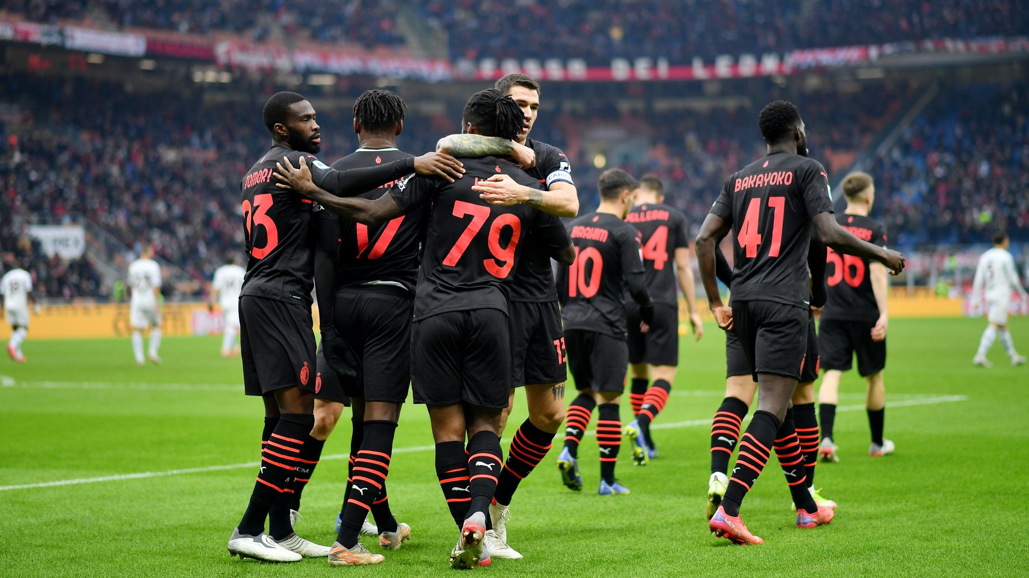 Milan vence a Salernitana y presiona a Napoli para recuperar el liderato de la Serie A