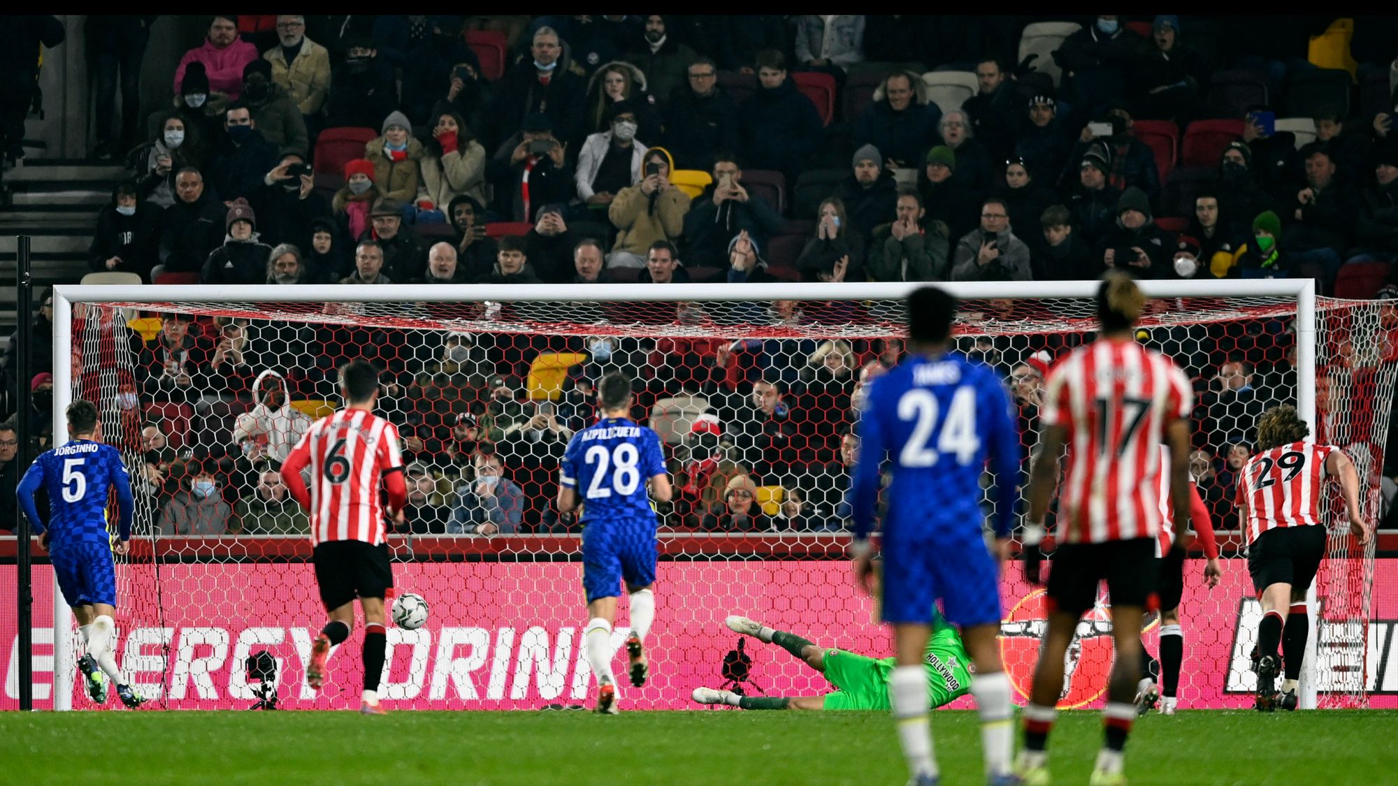 Chelsea sufrió de más para llegar a la semifinal de la Carabao Cup