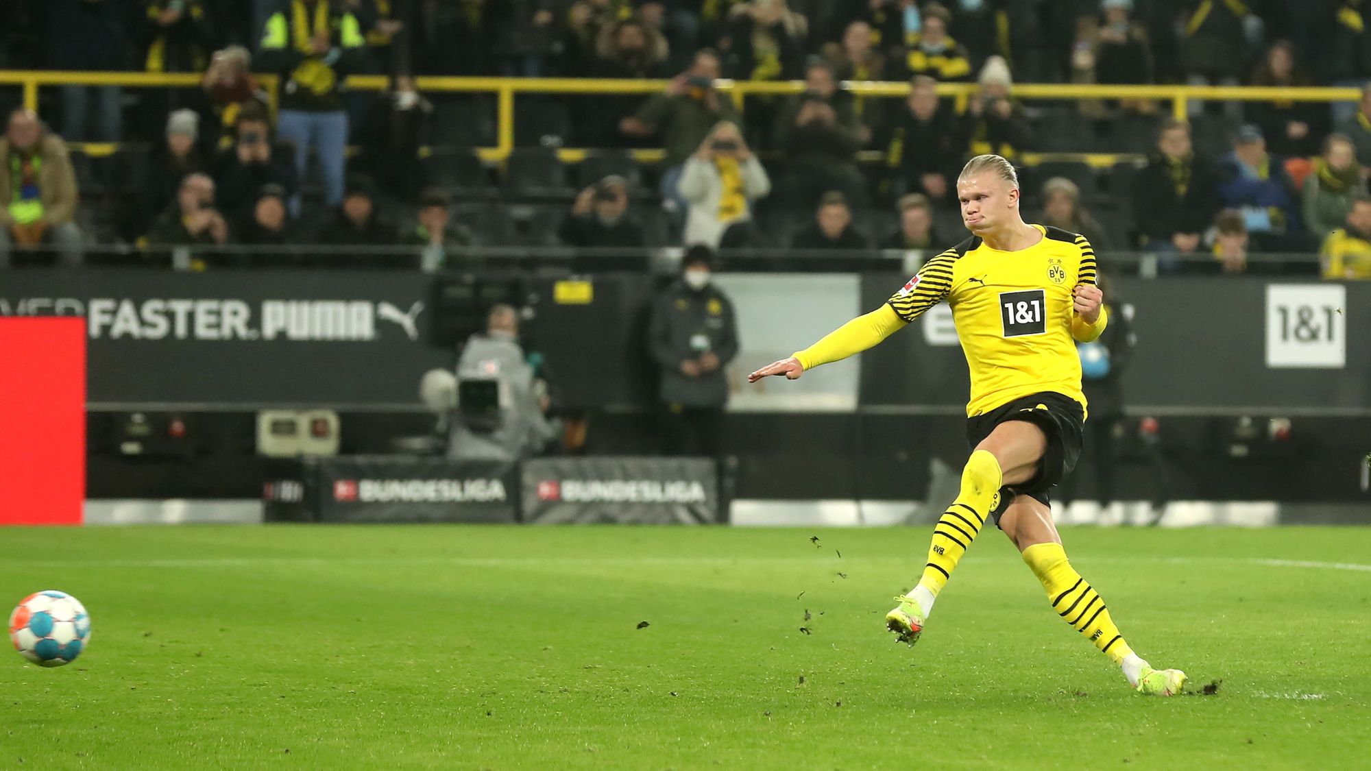 Borussia Dortmund gana y Erling Haaland se convierte en histórico