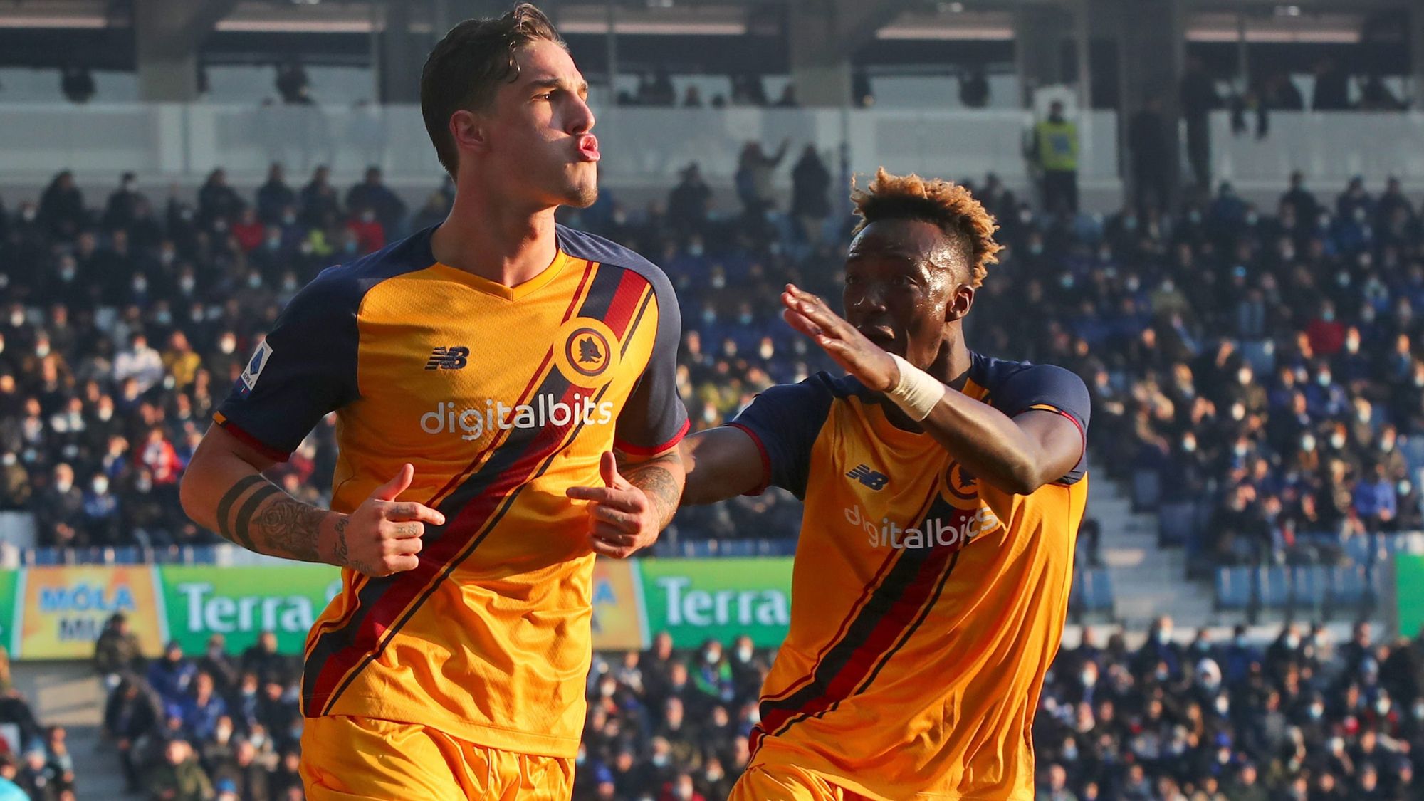Roma bajó a Atalanta de la nube en la Serie A Roma bajó a Atalanta de la nube en la Serie A