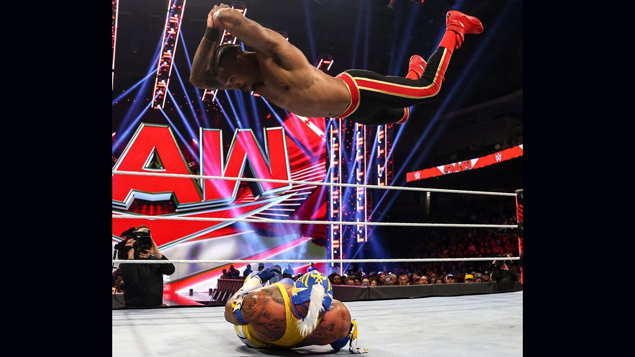 Revive las mejores imágenes de un espectacular Monday Night RAW