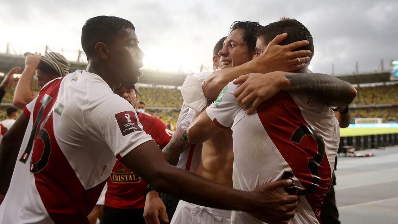 Perú sorprendió a Colombia y sigue vivo en la eliminatoria de Conmebol