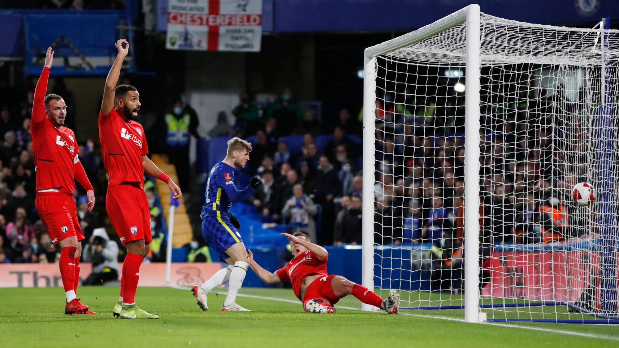 Chelsea avanzó a la cuarta ronda de la FA Cup sin despeinarse y con goleada